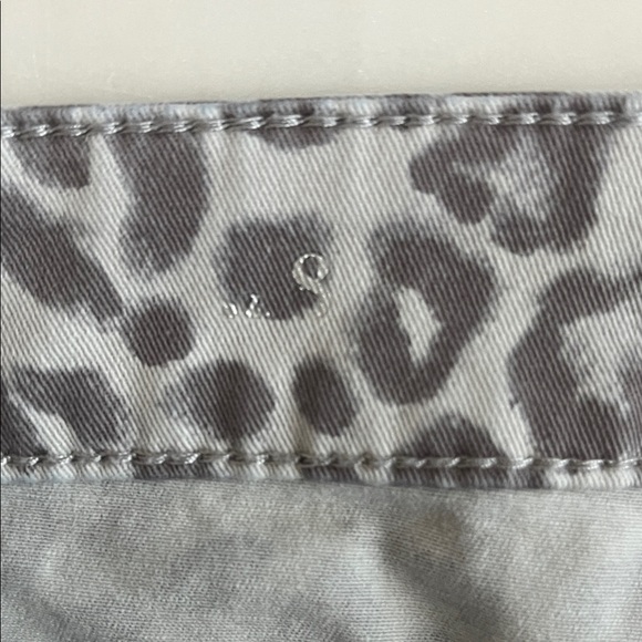 White House Black Market Gray Leopard Skinny Jeans - Picture 6 of 14